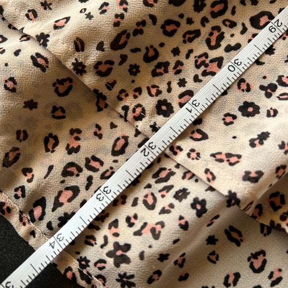 torrid Size 3 3X 22 Animal Print Blouse - Picture 11 of 12